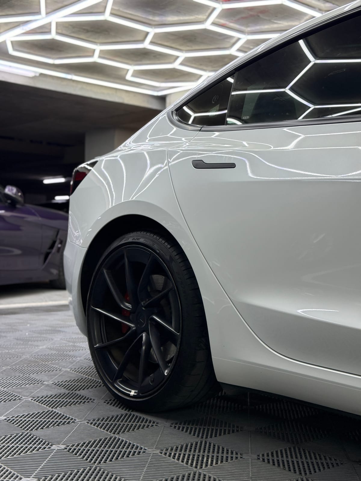 2025 Tesla Model 3 Blanco Perla - Miniatura 5
