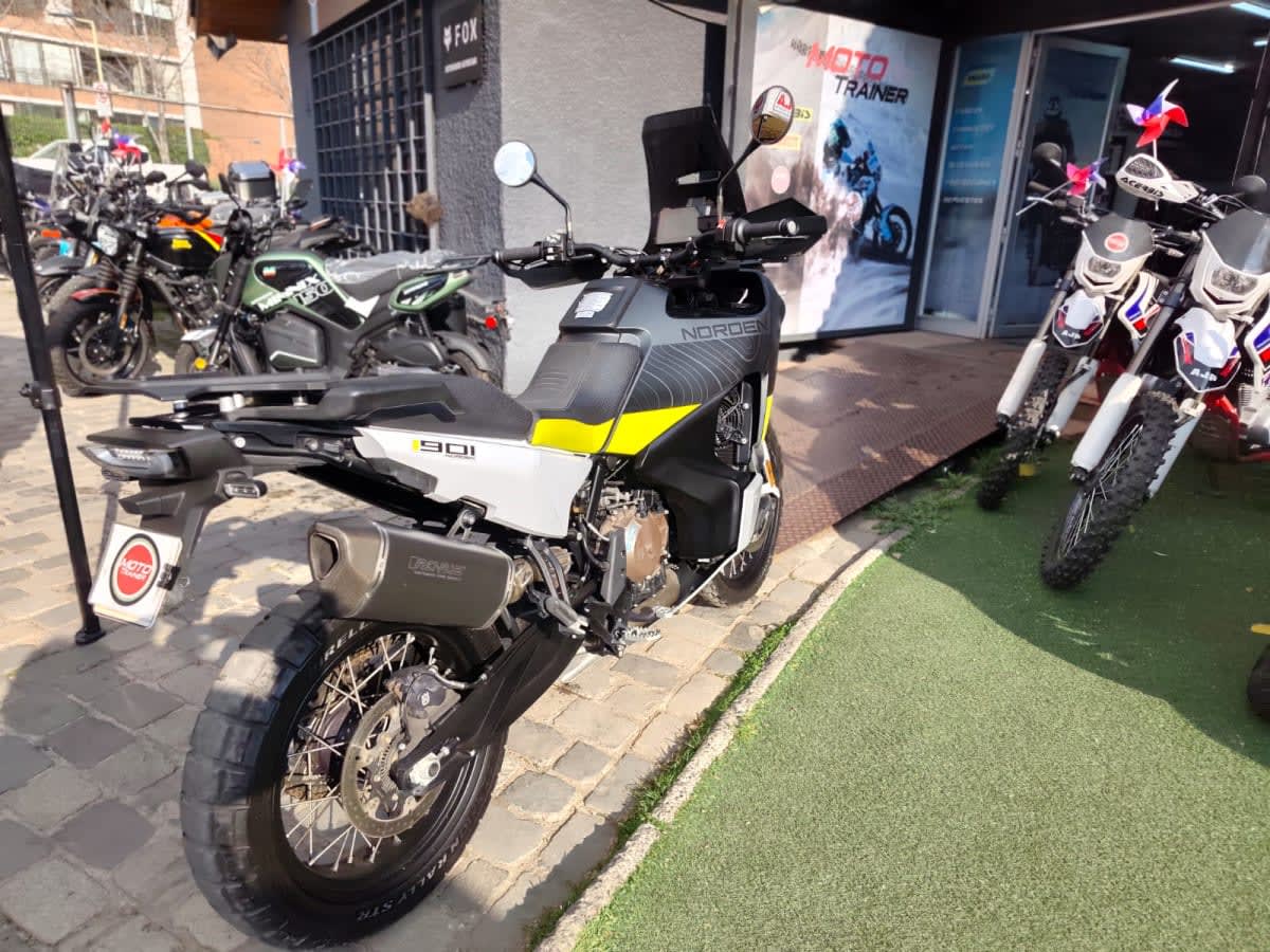 2022 Husqvarna Norden 901 901 - Miniatura 2