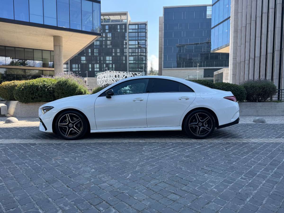 2026 Mercedes-Benz CLA200 Blanco - Miniatura 7