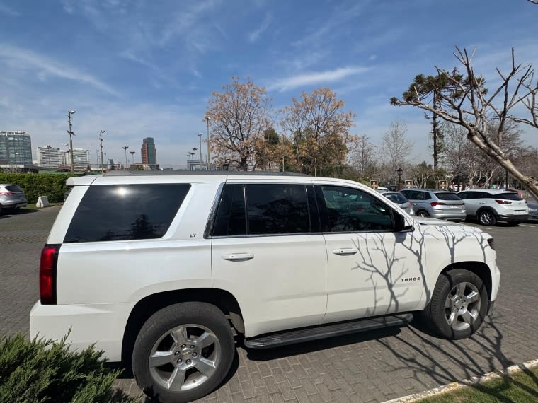 2016 Chevrolet TAHOE LT - Miniatura 10