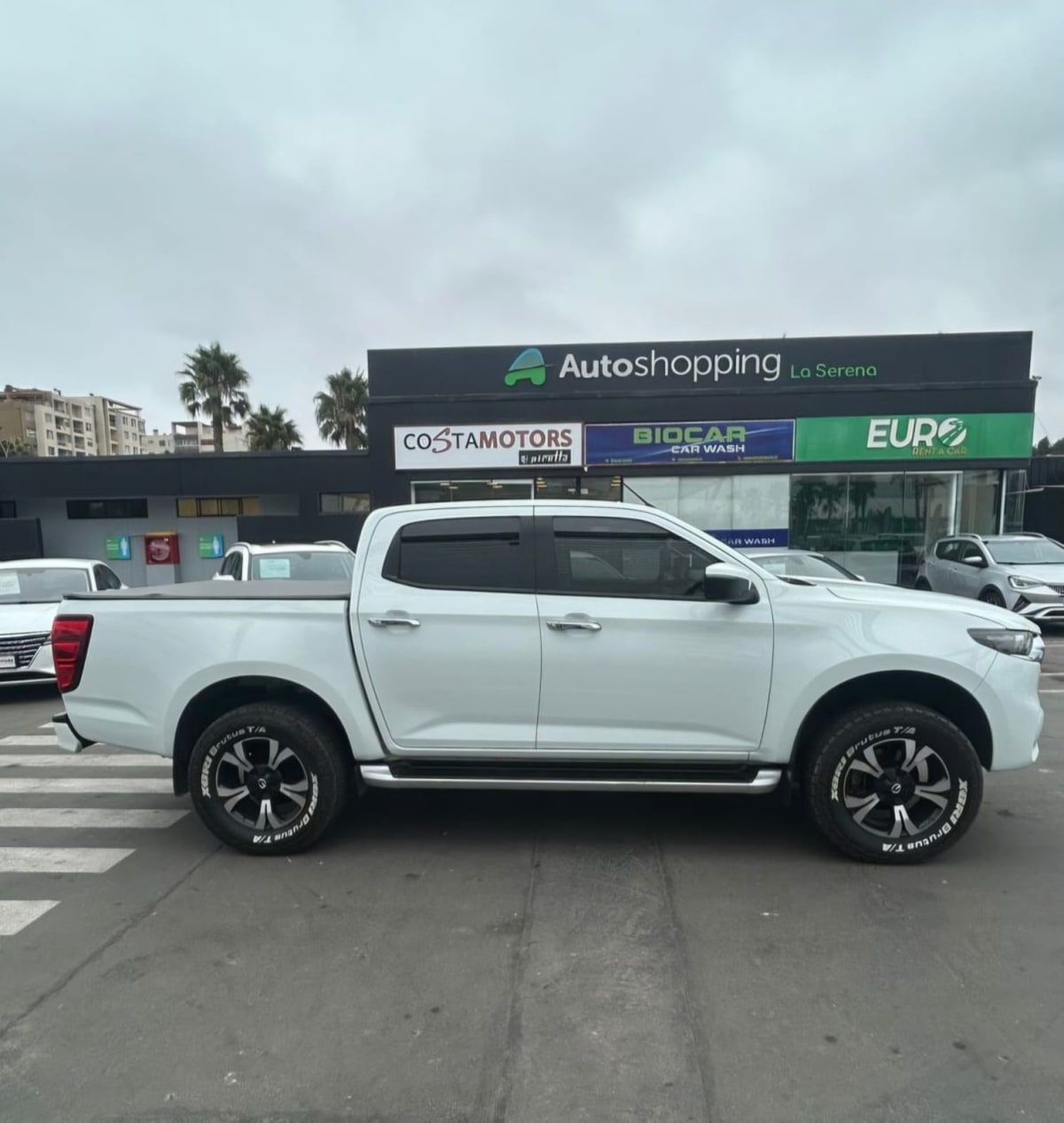 2022 Mazda BT 50 Blanco - Miniatura 2