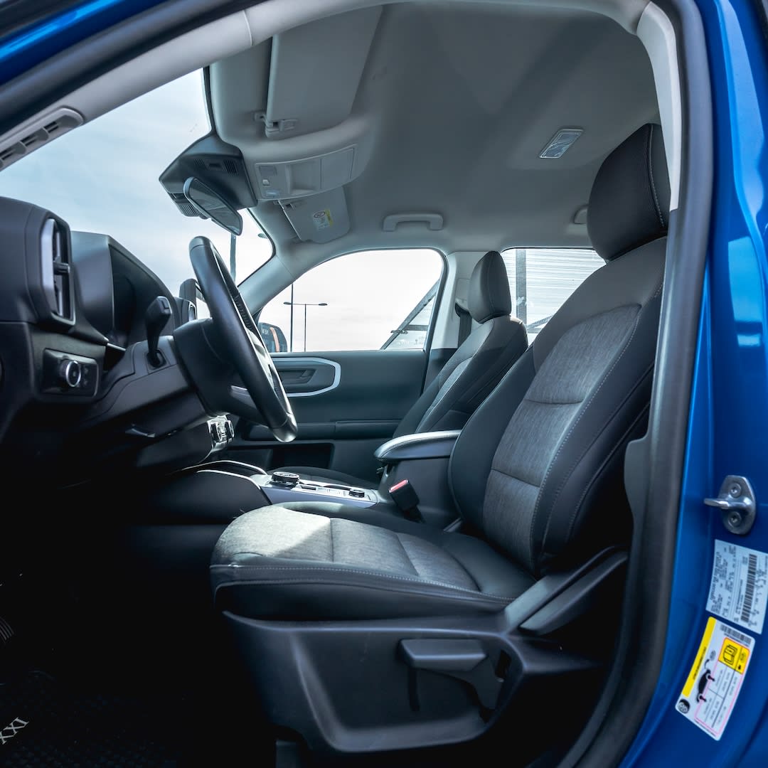 2023 Ford Bronco Sport 4x4 Azul - Miniatura 5
