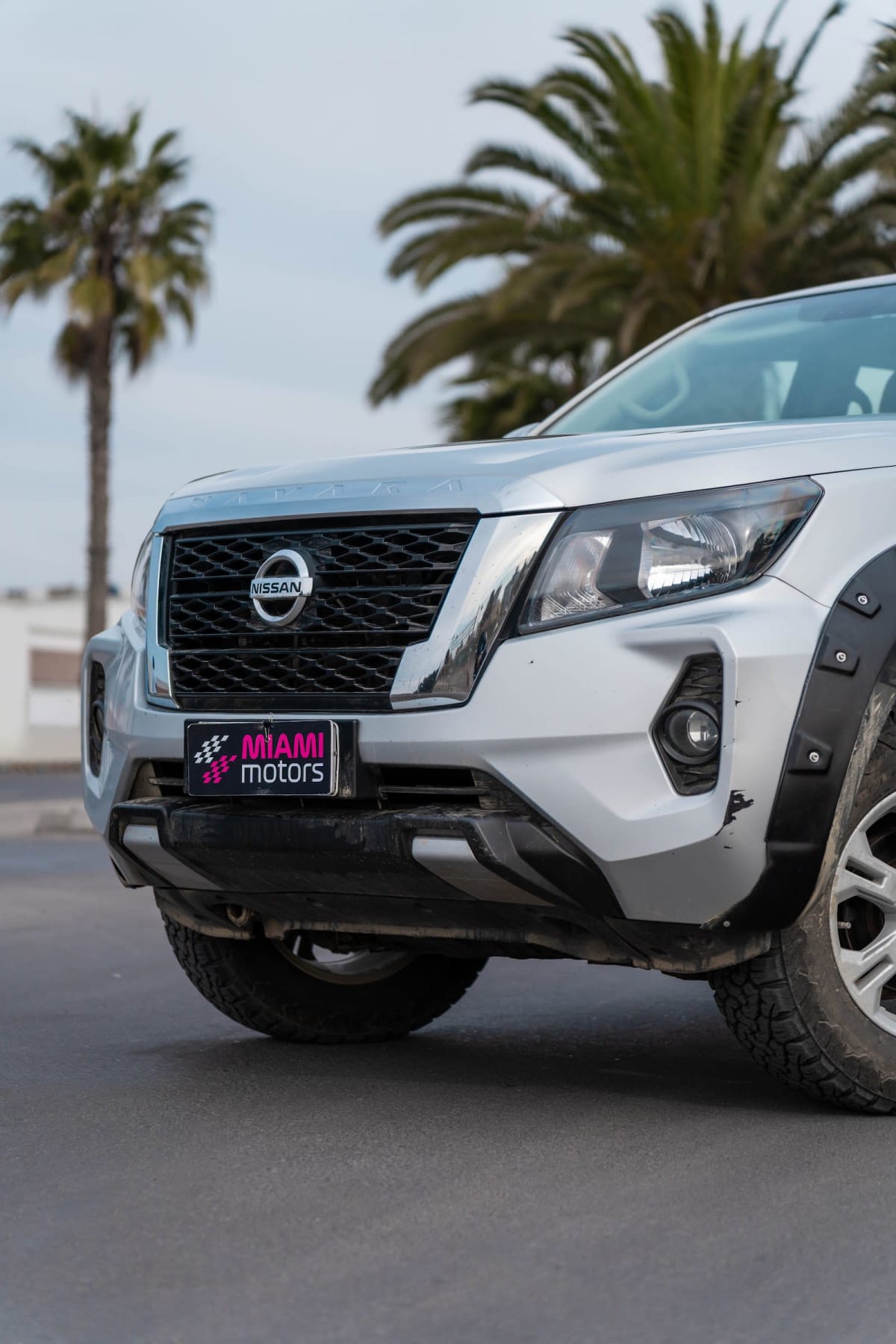 2022 Nissan Navara SE Gris - Imagen 1