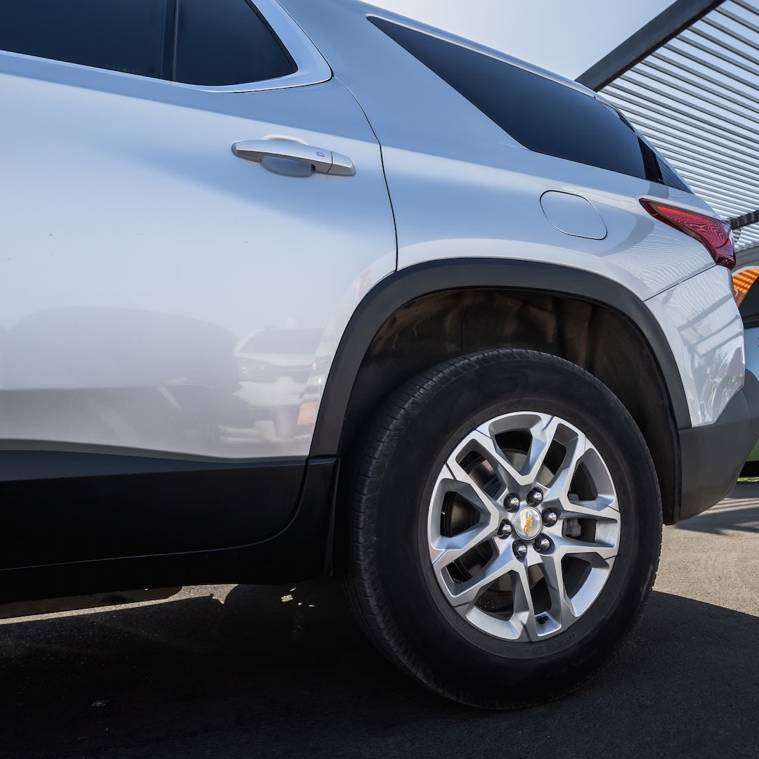 2022 Chevrolet Traverse 3.6 Gris - Miniatura 7