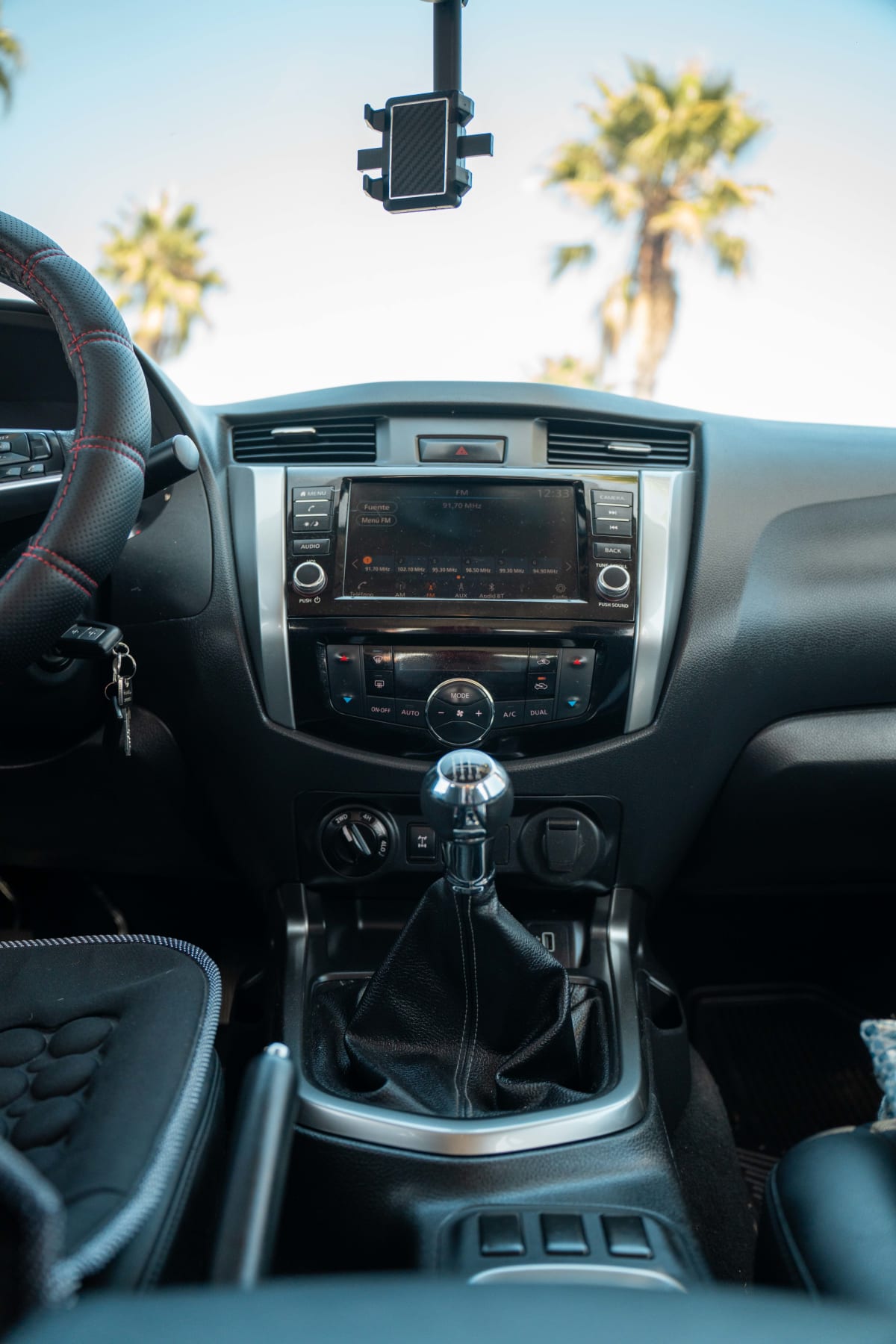 2022 Nissan NAVARA 4X4 Blanco - Miniatura 4