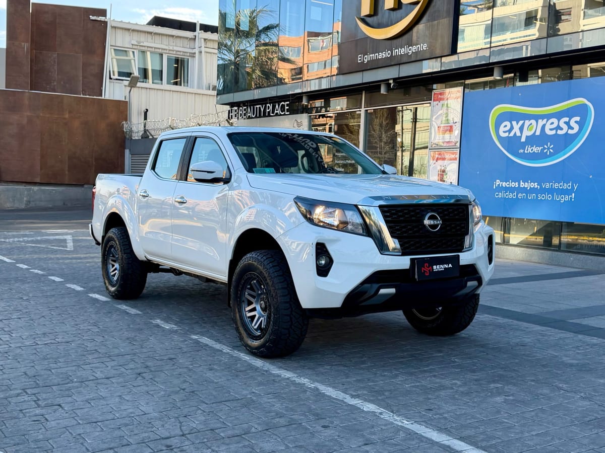 2024 Nissan Navara XE - Miniatura 3