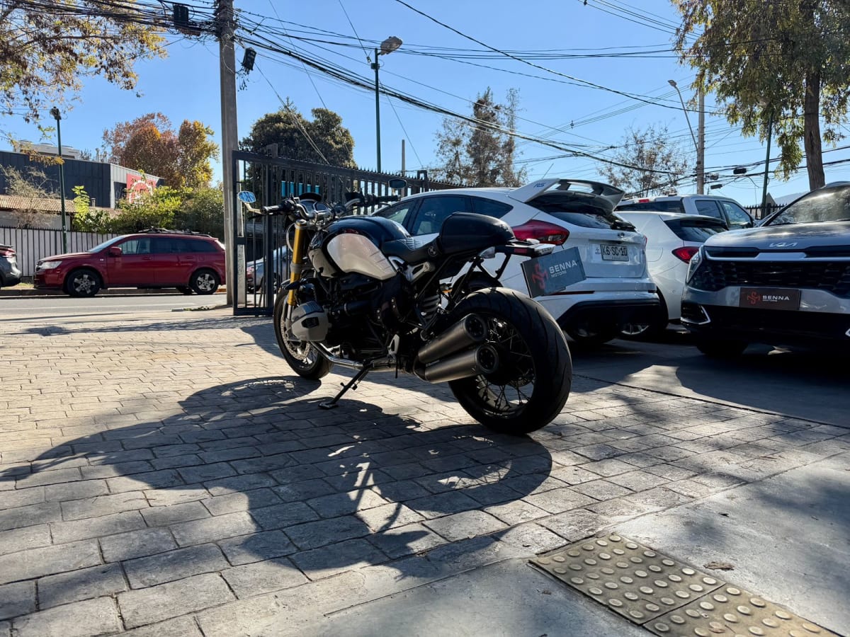 2014 BMW R nineT - Miniatura 3