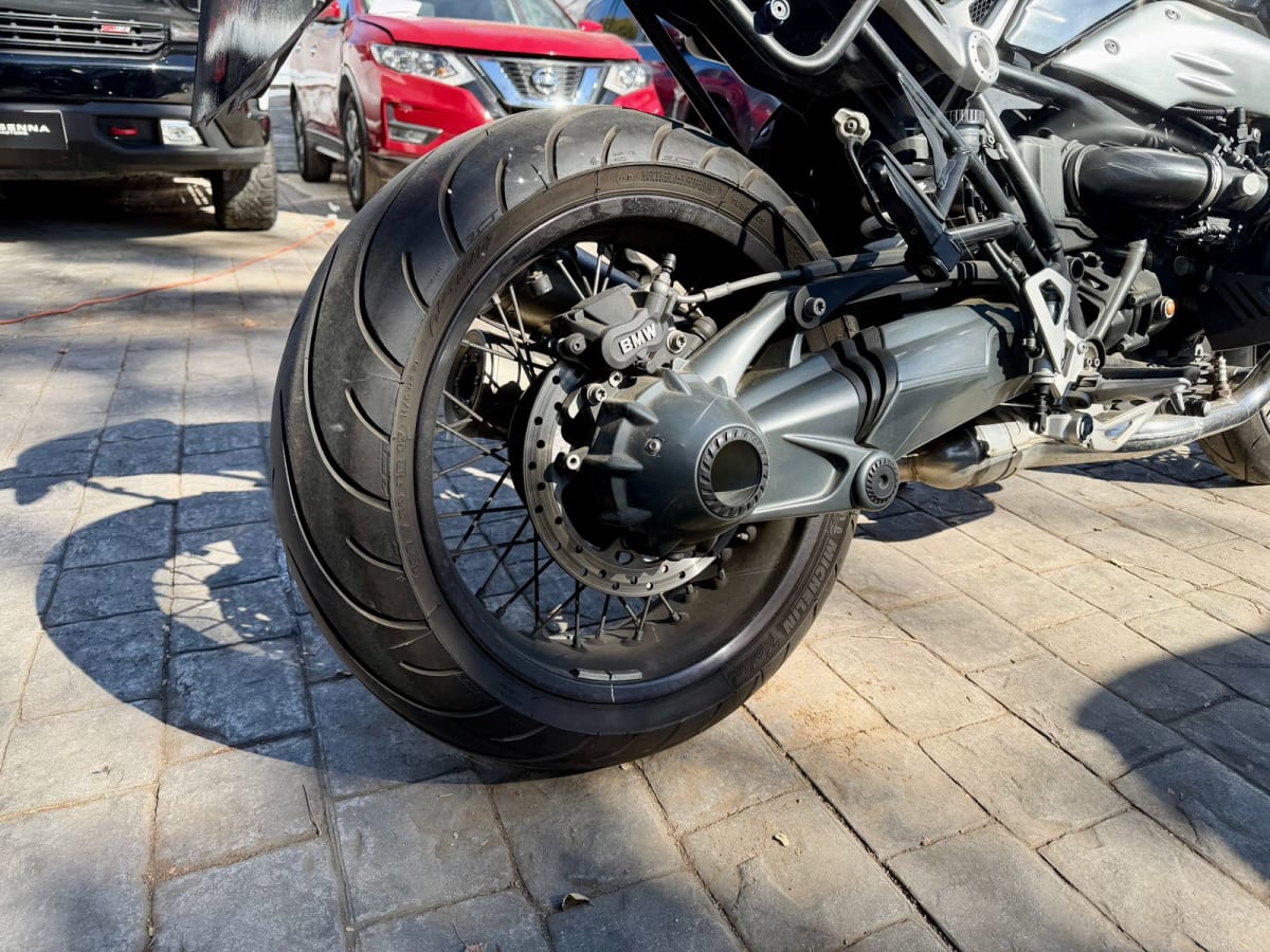 2014 BMW R nineT - Miniatura 8