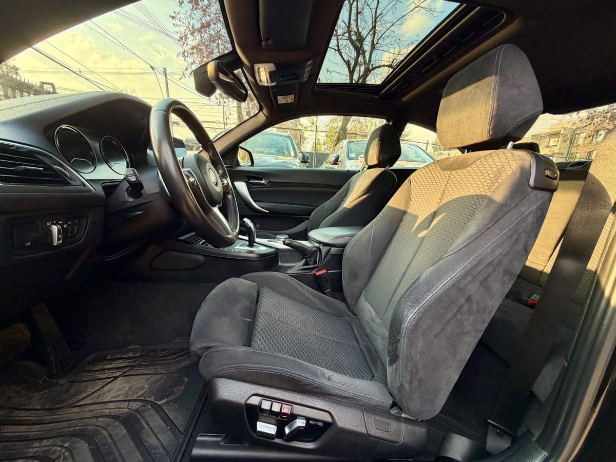 2021 BMW M240i - Miniatura 10