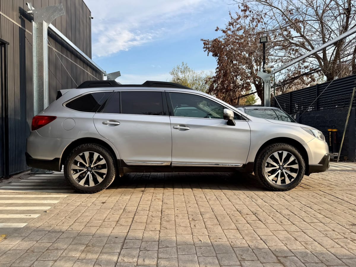 2017 Subaru Outback Limited - Miniatura 4