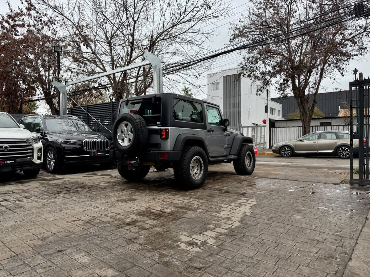 2013 Jeep Wrangler Sport - Miniatura 5