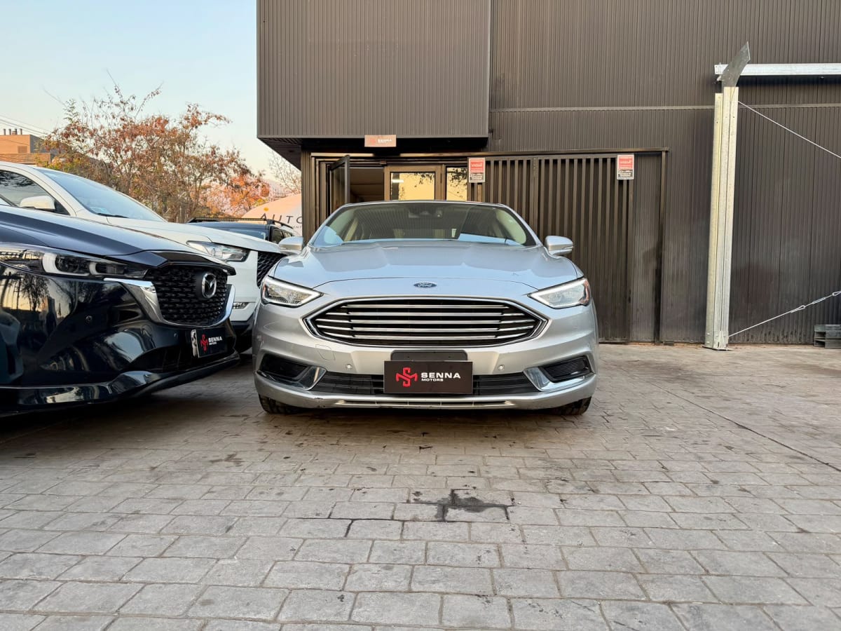2018 Ford Fusion SE - Miniatura 2