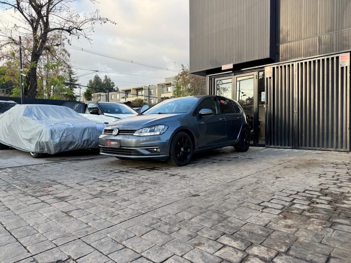 2019 Volkswagen Golf 1.4 - Imagen 1