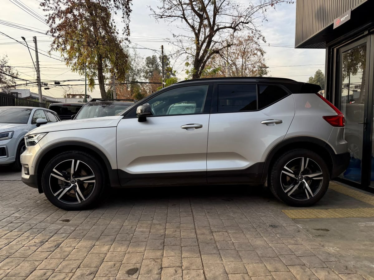 2019 Volvo XC40 T5 - Miniatura 8