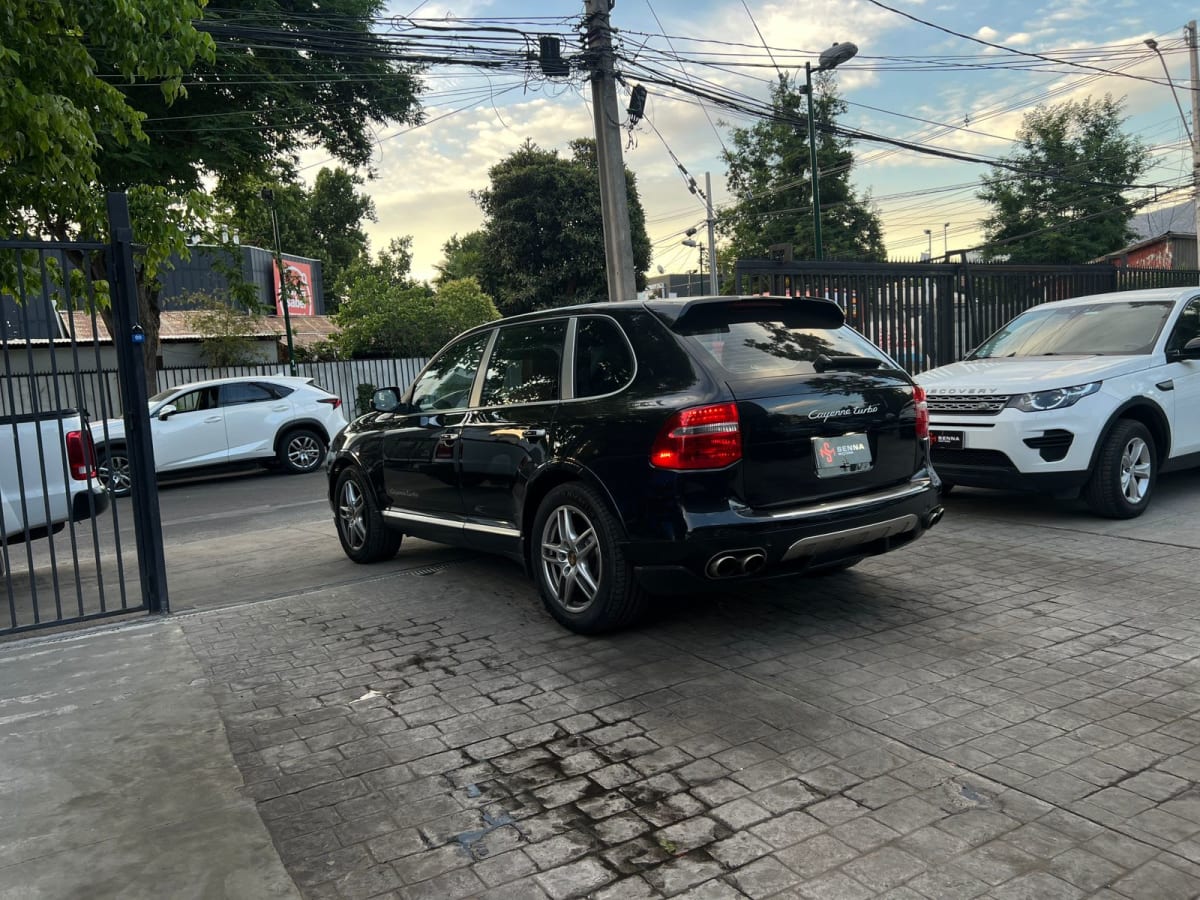 2007 Porsche Cayenne Turbo - Miniatura 7