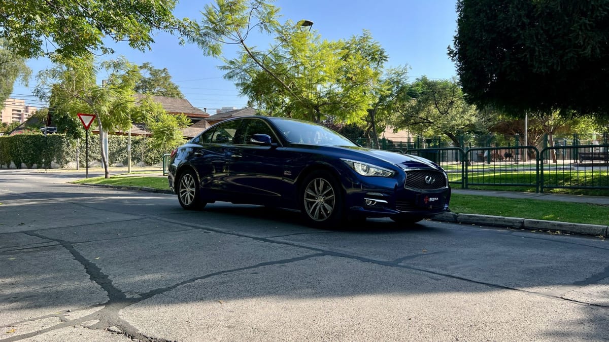 2017 Infiniti Q50 - Miniatura 3