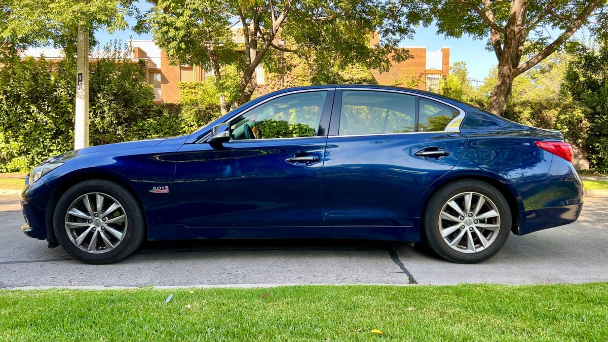 2017 Infiniti Q50 - Miniatura 8