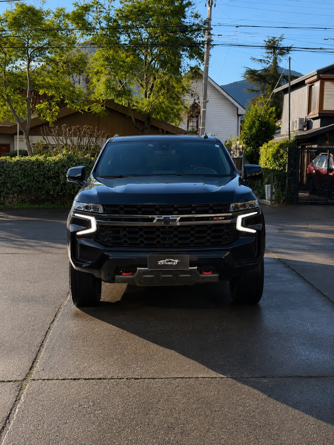 2023 Chevrolet Suburban Z71 - Miniatura 8