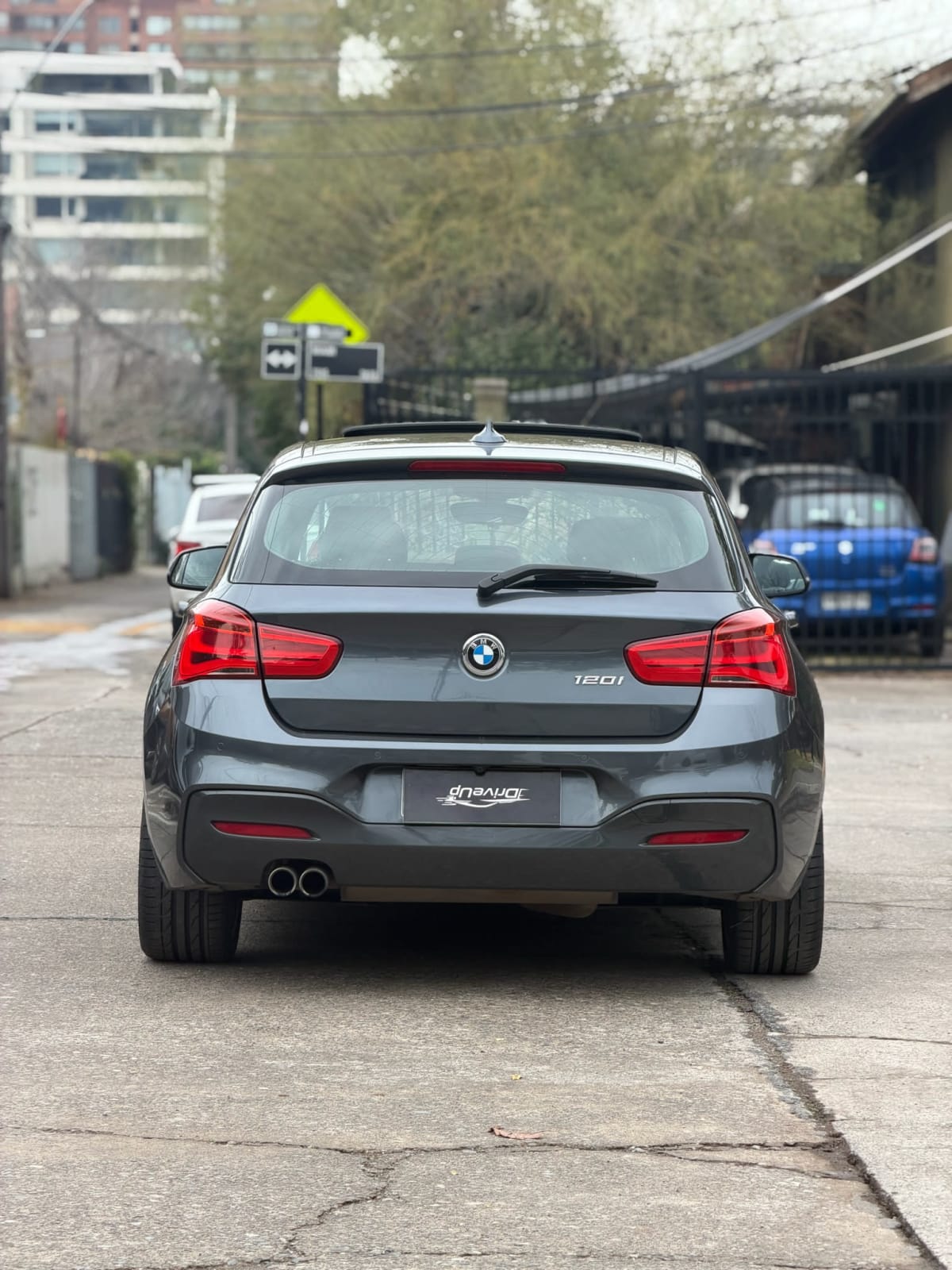2019 BMW 120I 2.0T - Miniatura 3
