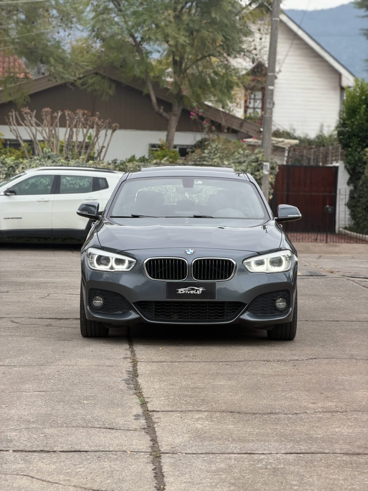 2019 BMW 120I 2.0T - Miniatura 6