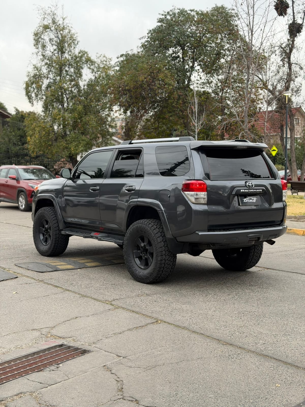 2010 Toyota 4Runner - Miniatura 3