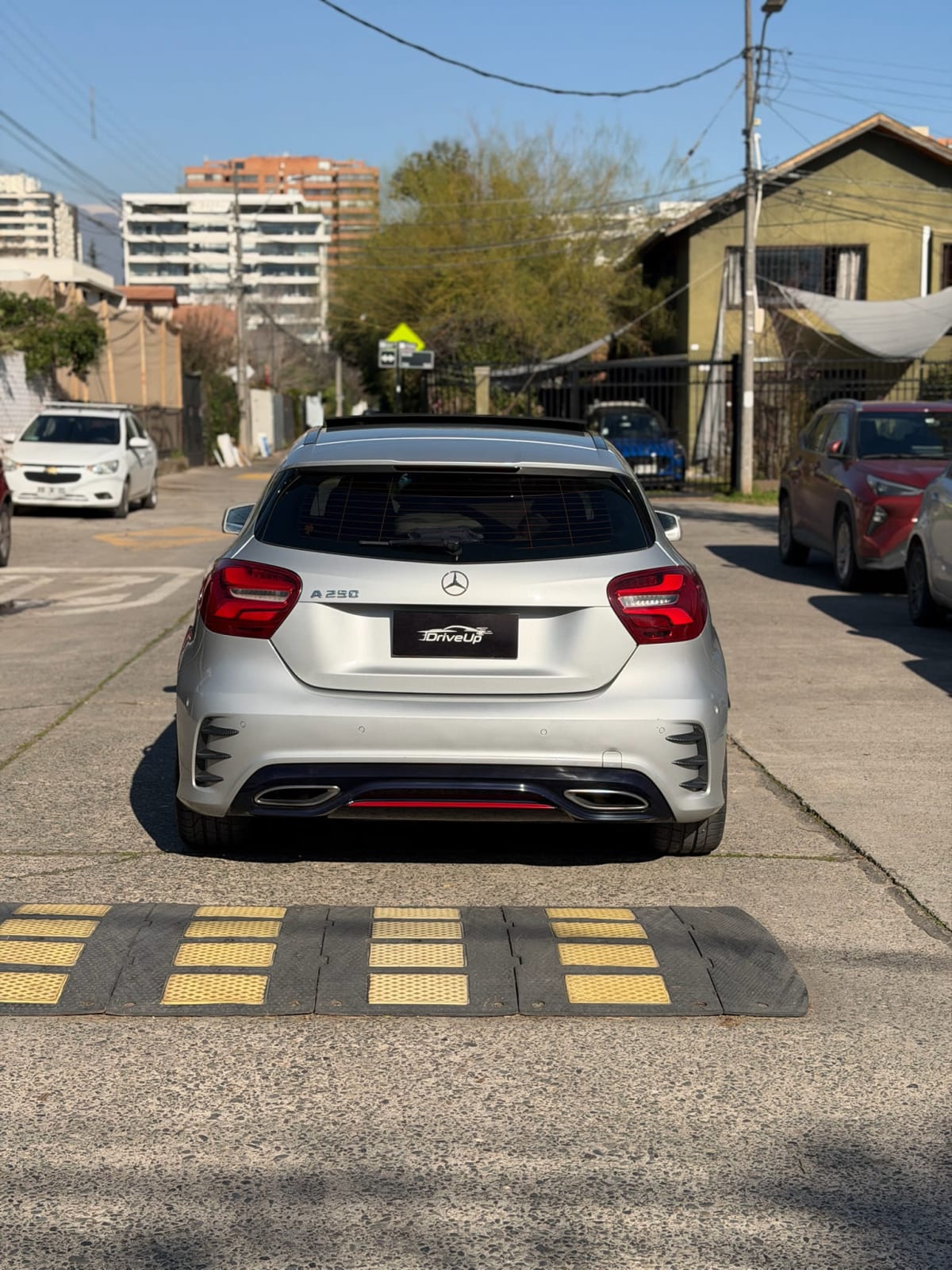 2018 Mercedes-Benz A250 Plata - Miniatura 4