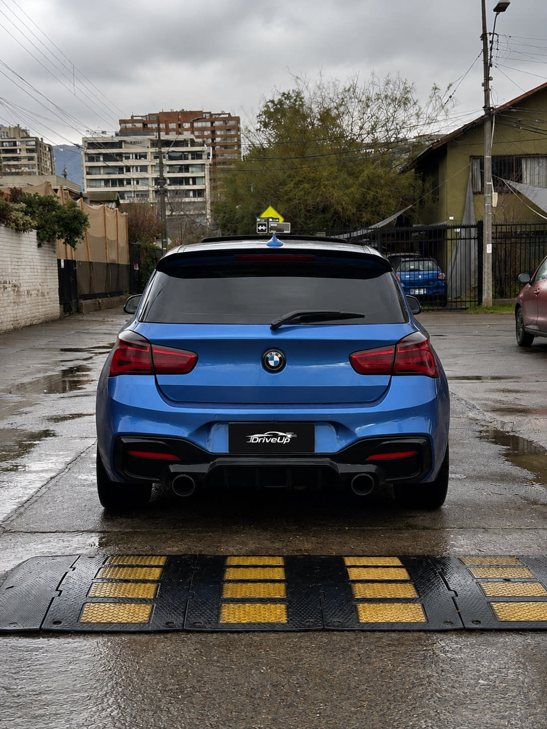 2019 BMW 120I - Miniatura 3