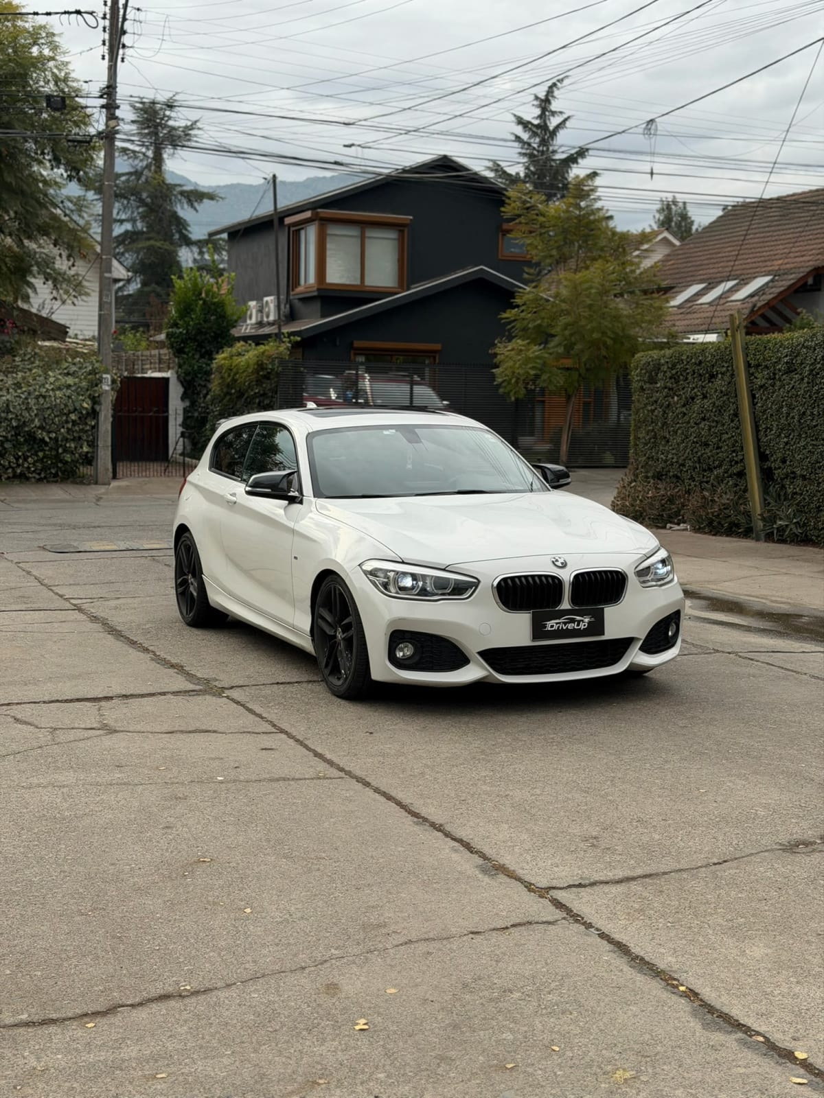 2016 BMW 120I - Miniatura 7