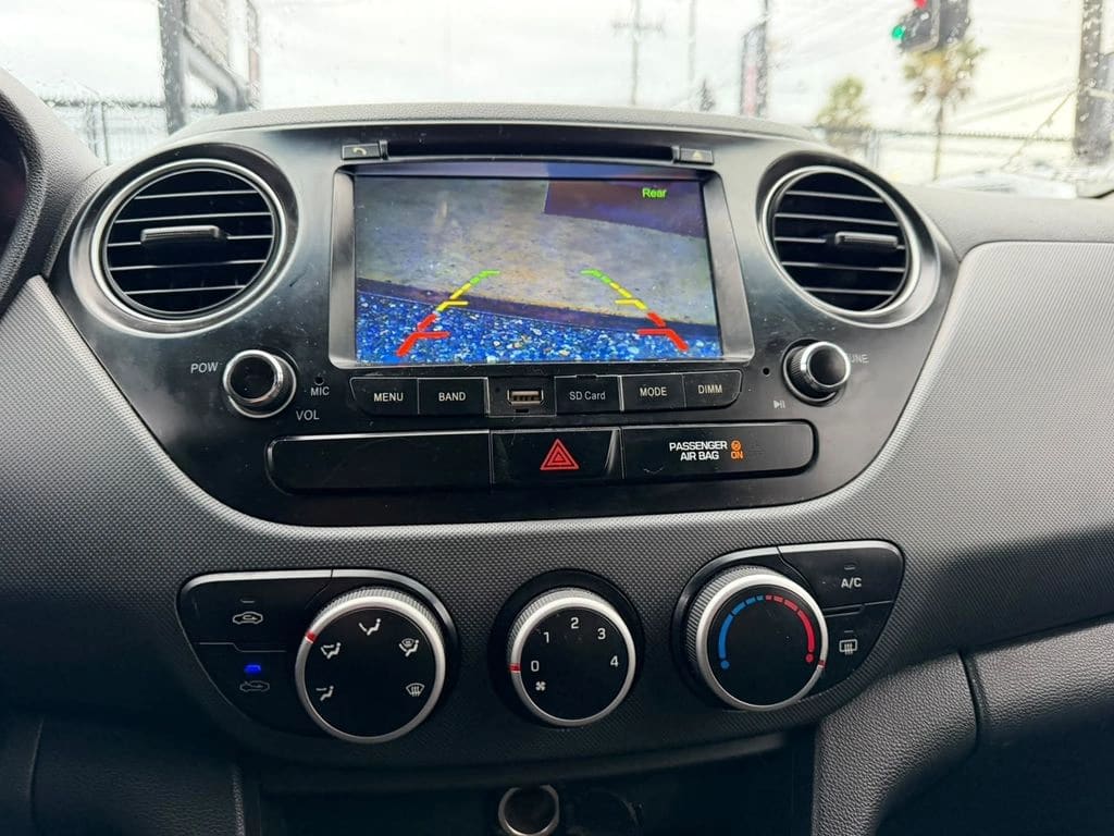 2017 Hyundai Grand I10 LX - Miniatura 8