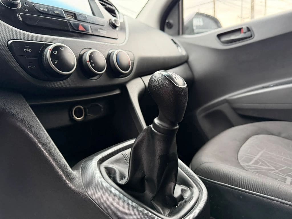 2017 Hyundai Grand I10 LX - Miniatura 10