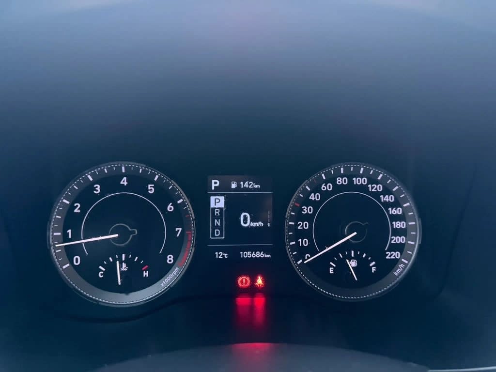 2022 Hyundai Venue QX - Miniatura 10