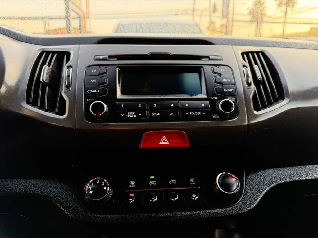 2011 KIA Sportage LX - Miniatura 9