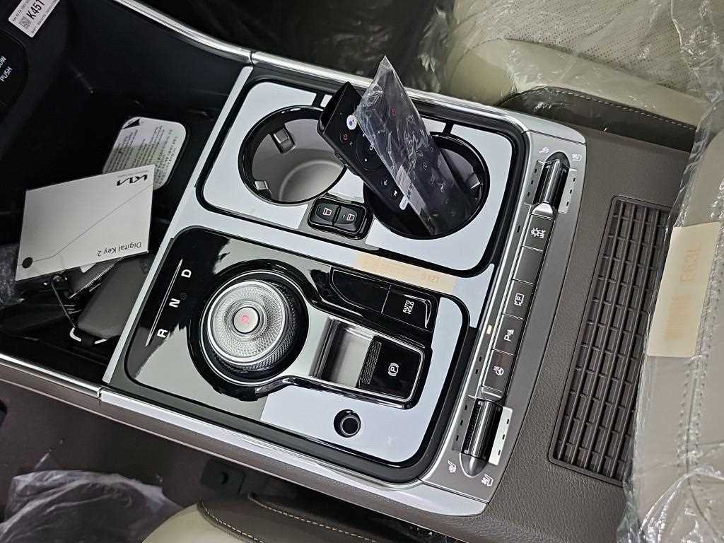 2026 Kia Carnival Hybrid Blanco - Miniatura 8