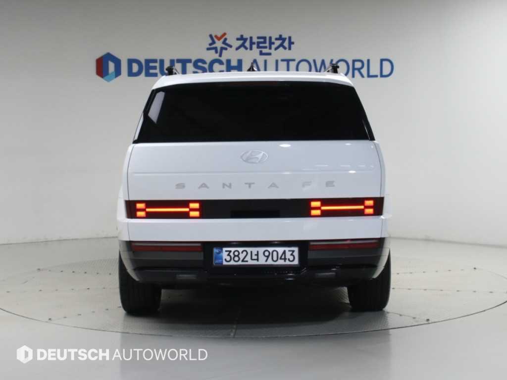 2025 Hyundai Santa Fe Hybrid - Miniatura 4