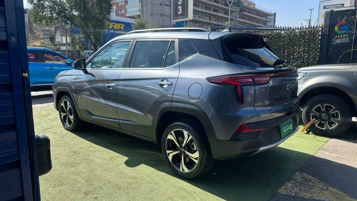 2024 JAC JS4 LUXURY HB 1.5 AUT 1.5 - Miniatura 6