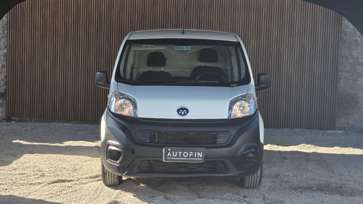 2023 RAM V700 City - Miniatura 3