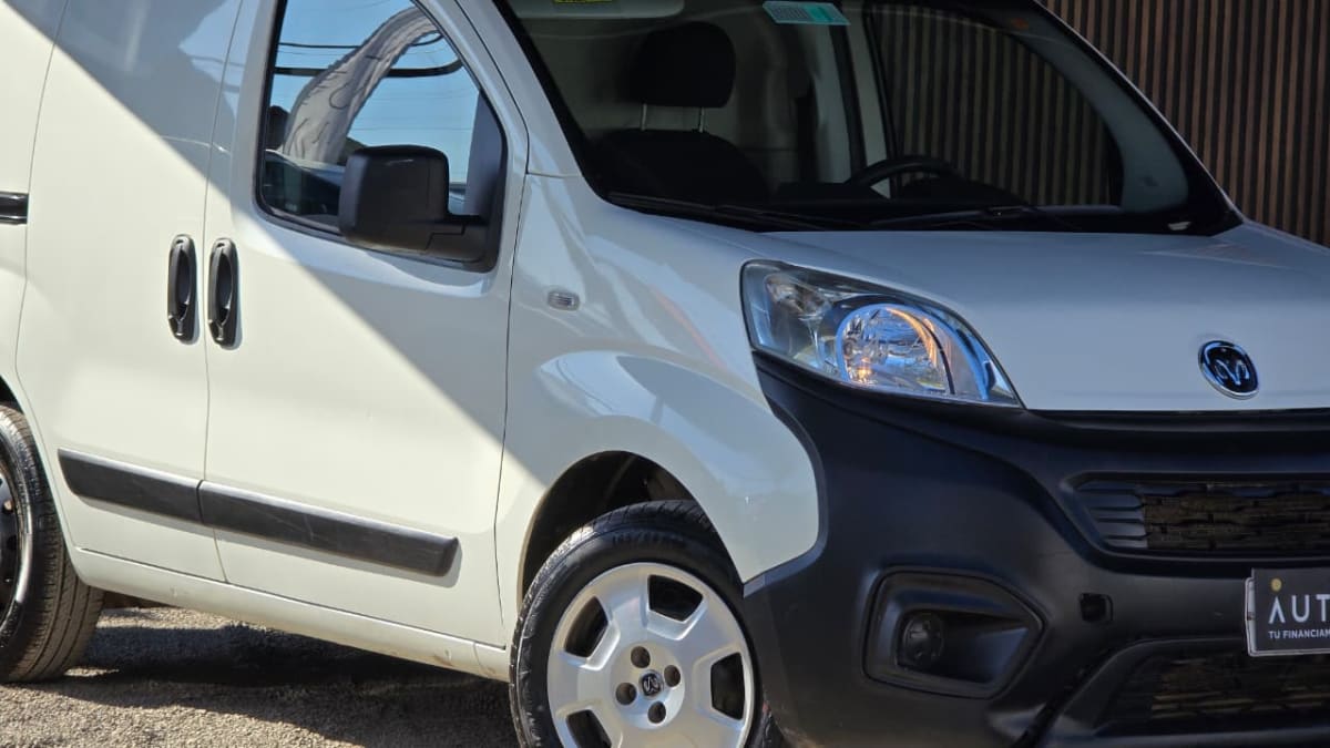2023 RAM V700 City - Miniatura 6