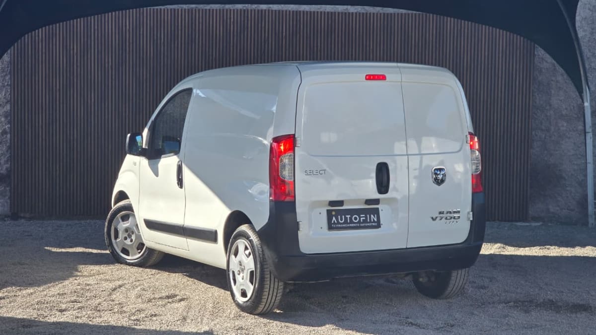 2023 RAM V700 City - Miniatura 8
