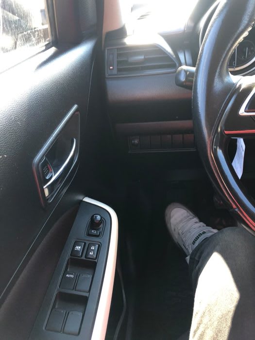 2018 Suzuki Swift GLX Blanco - Miniatura 9