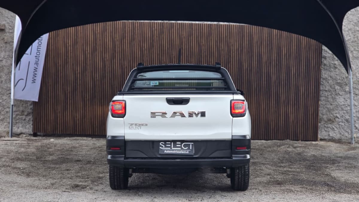 2023 RAM 700 Doble - Miniatura 10