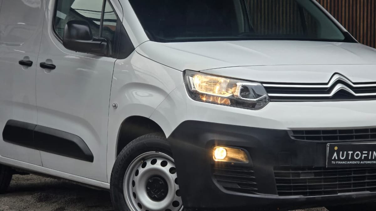2023 Citroën Berlingo 1.5 - Miniatura 7