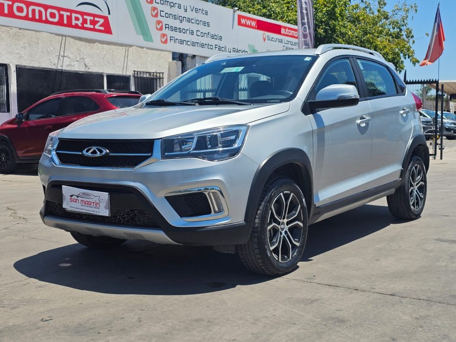2022 Chery Tiggo 2 Gris - Miniatura 2