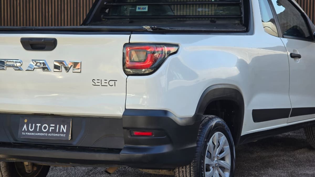 2022 RAM 700 SLT - Miniatura 8