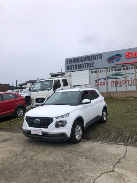 2023 Hyundai Venue QX Blanco - Miniatura 3