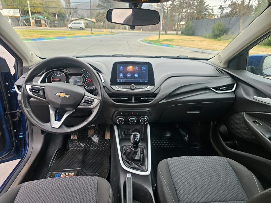 2022 Chevrolet Onix Turbo Azul - Miniatura 10