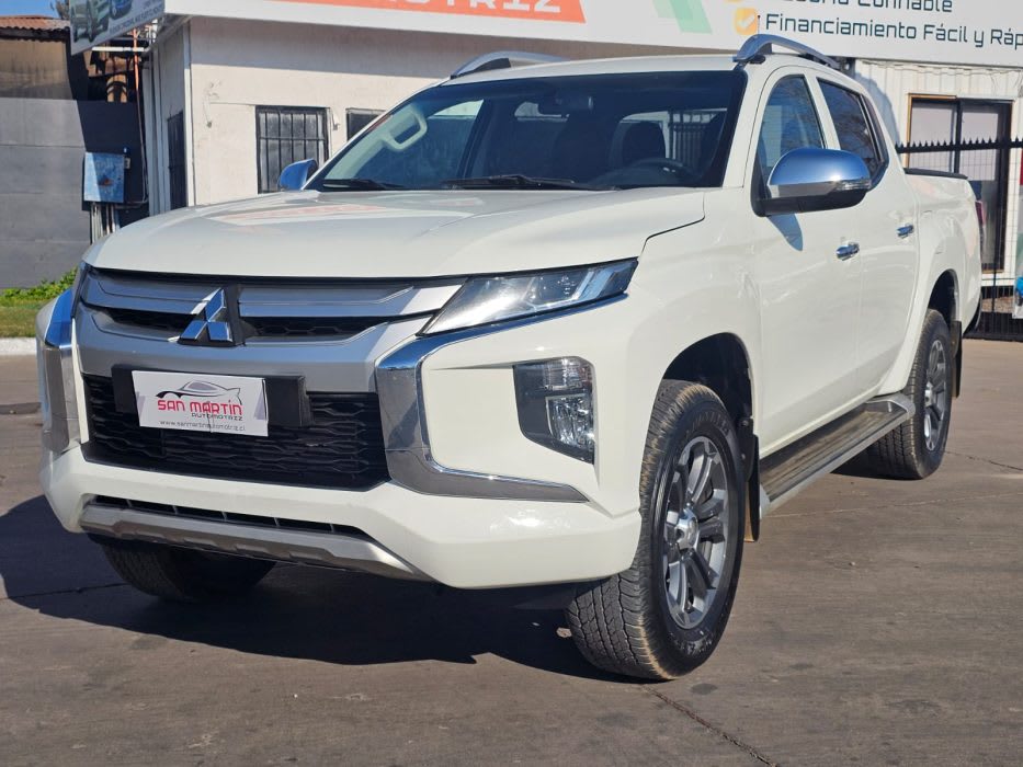 2021 Mitsubishi L200 Katana Blanco - Imagen 1
