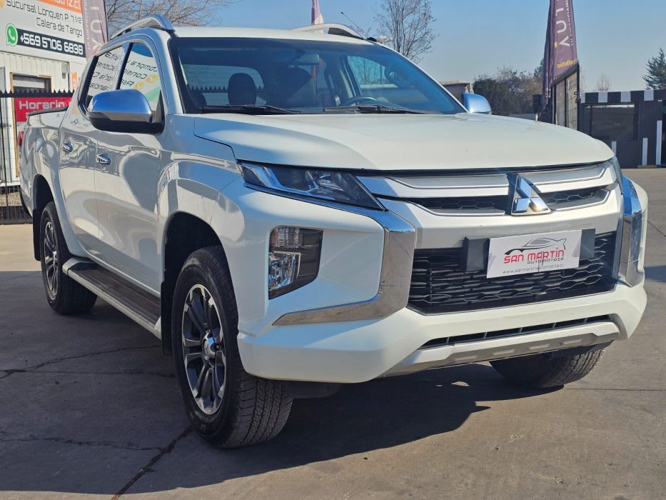 2021 Mitsubishi L200 Katana Blanco - Miniatura 2