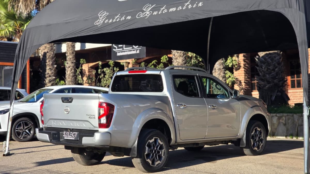 2023 Nissan Navara LE - Miniatura 7