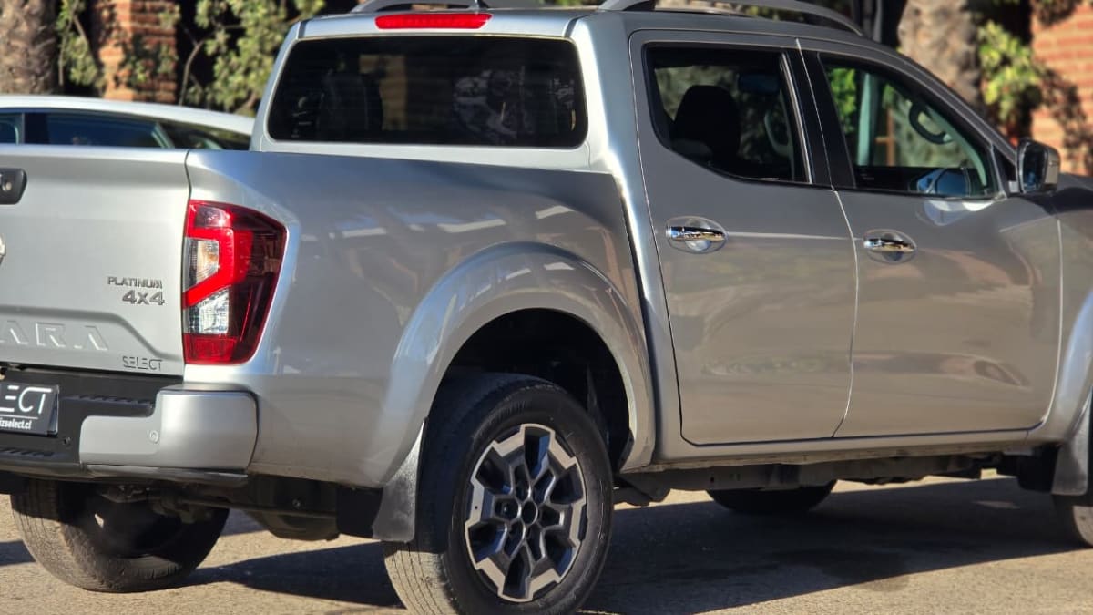 2023 Nissan Navara LE - Miniatura 8