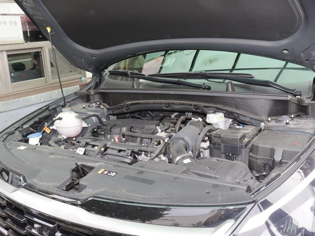 2025 Kia Sportage 1.6 Negro - Miniatura 5